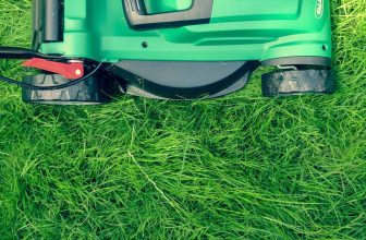 Cum sa reglezi inaltimea taierii pe o masina de tuns iarba pe benzina cu autopropulsie